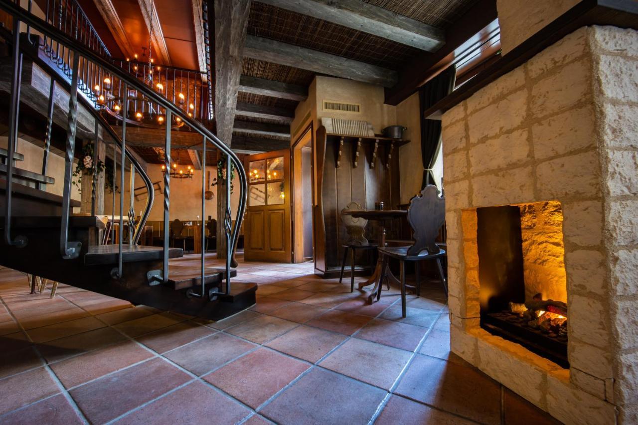 Peanut Medieval Lodge Saint-Ursanne Exterior foto
