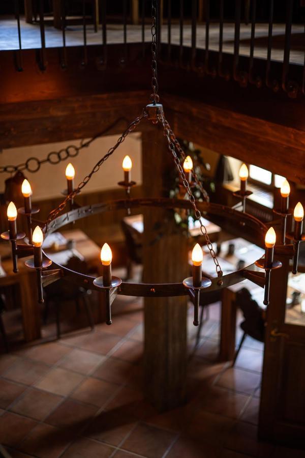 Peanut Medieval Lodge Saint-Ursanne Exterior foto